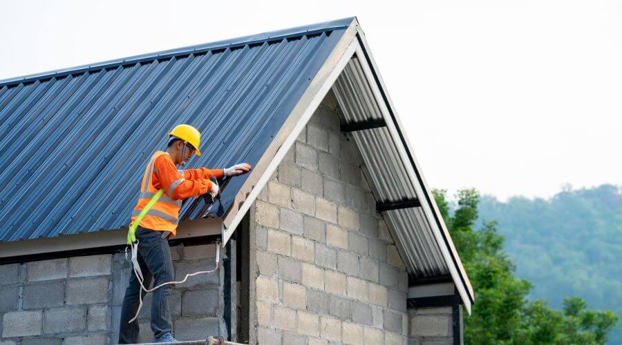 Expert top industrial roofings services in Weldon, IL